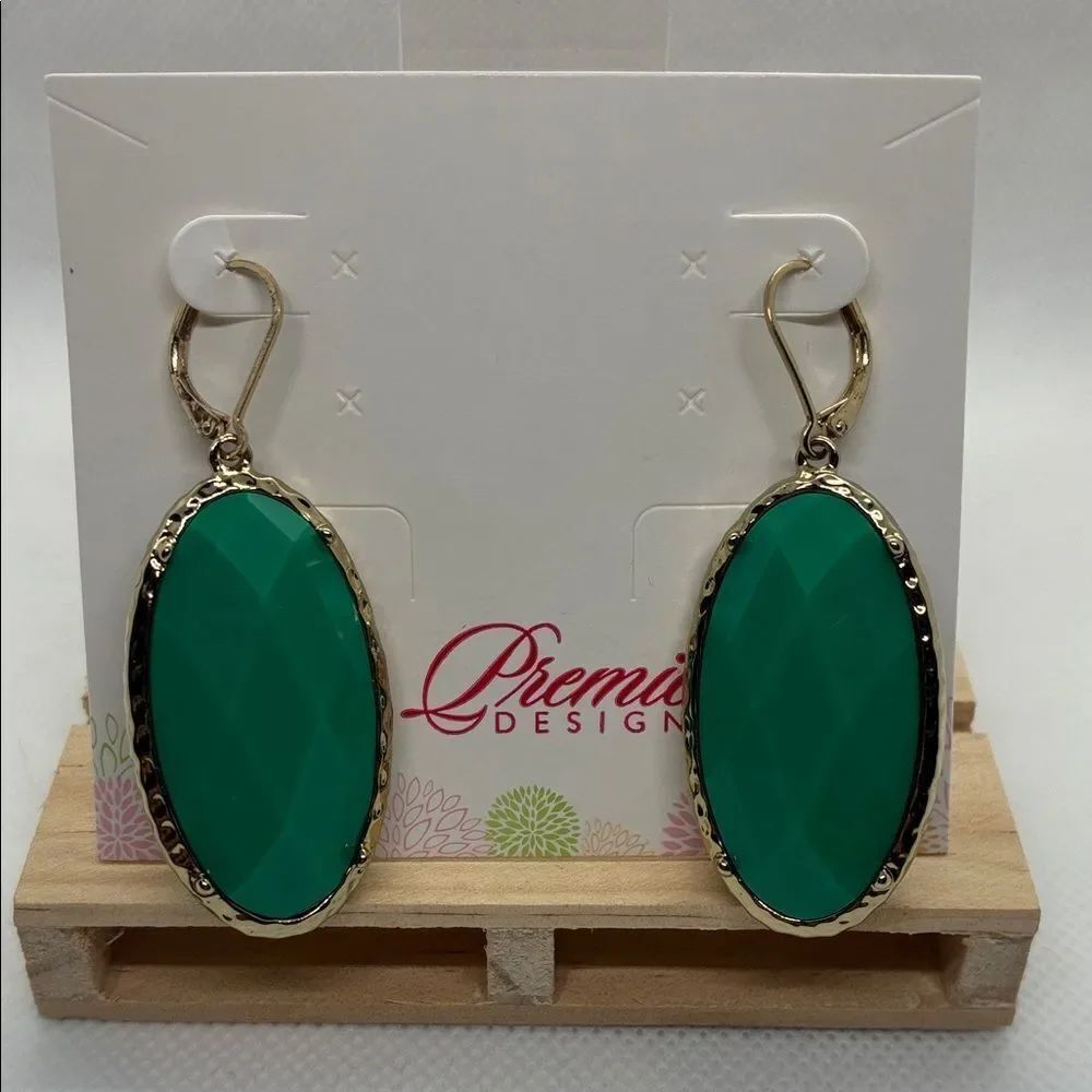 3For$20 Premier Designs Green/Blue Oval Faceted Drop Earrings
